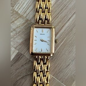Seiko Ladies Watch Gold Tone Bracelet Rectangular White Dial Quartz